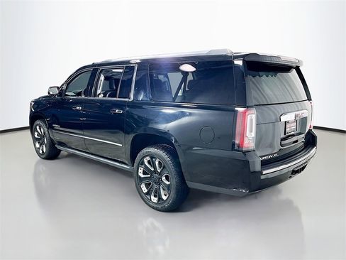 Used 2020 GMC Yukon XL Denali image 6