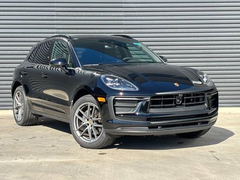 Certified 2025 Porsche Macan image 9