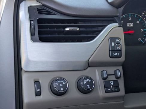 Used 2017 GMC Yukon SLT w/ Premium Edition image 16