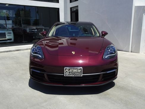 Used 2018 Porsche Panamera image 2