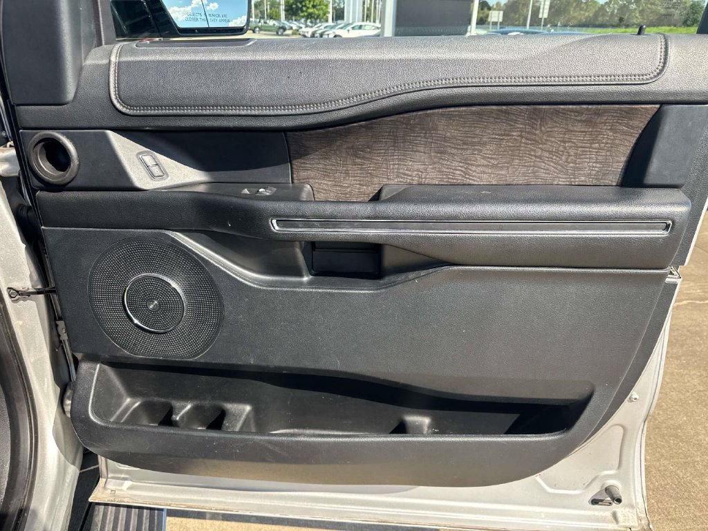 Used 2019 Ford Expedition Max Limited RWD image 20
