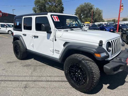 Used 2019 Jeep Wrangler Unlimited Sport AWD/4WD image 4