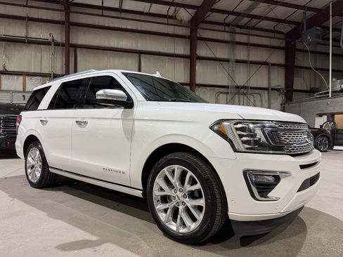 Used 2018 Ford Expedition Platinum RWD image 1