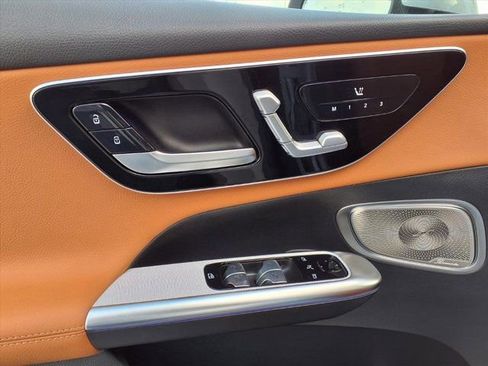 Used 2025 Mercedes-Benz GLC 300 GLC 300 image 13