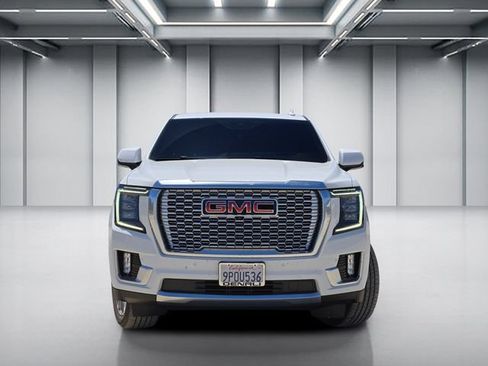 Used 2024 GMC Yukon Denali AWD/4WD image 2