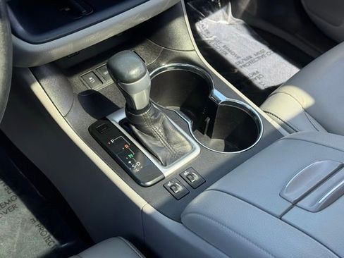 Certified 2019 Toyota Highlander XLE AWD/4WD image 19