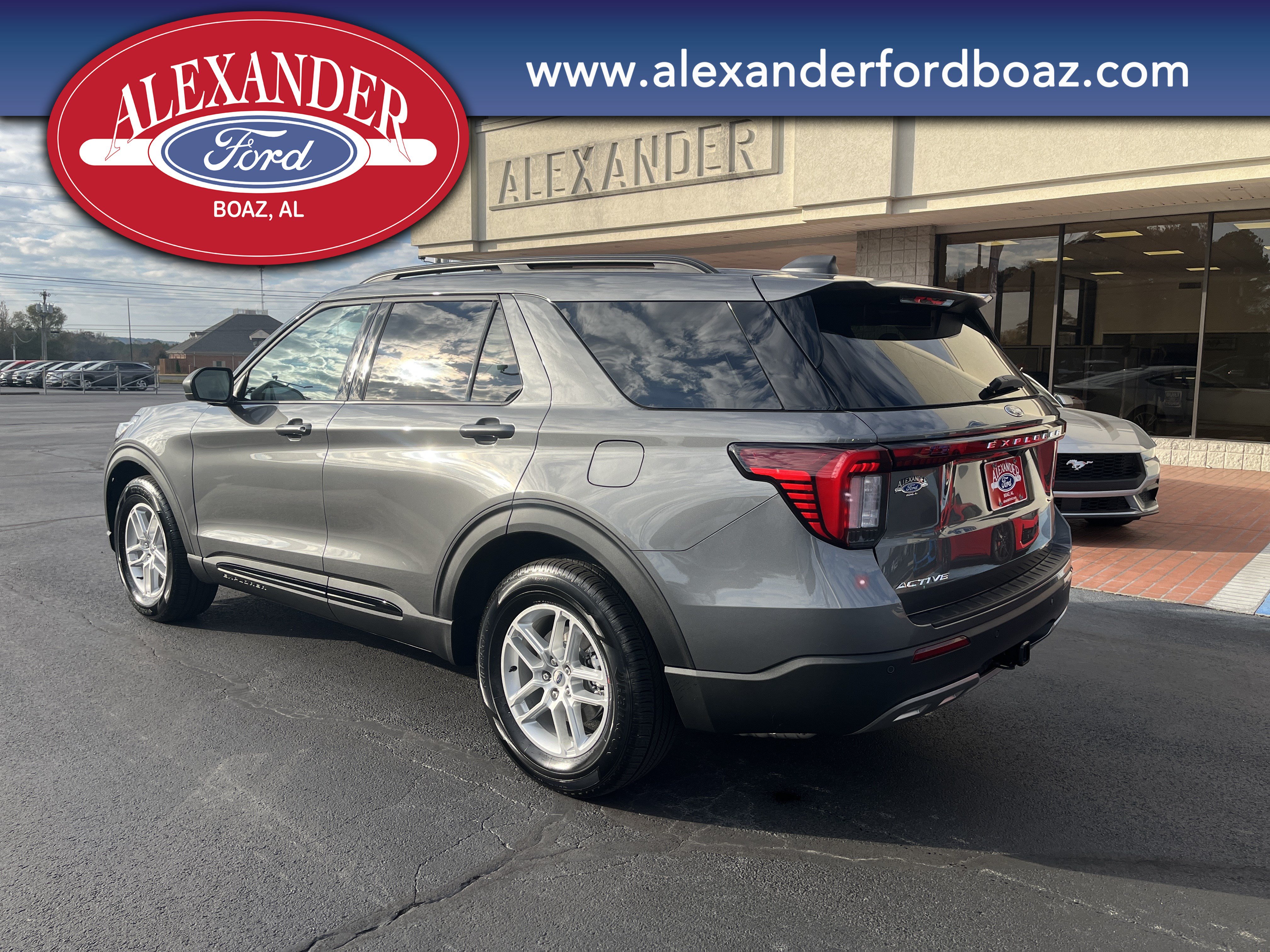 New 2026 Ford Explorer Active w/ Active Comfort Package RWD image 2