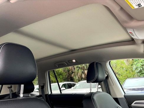 Used 2023 Volkswagen Atlas SEL R-Line image 22