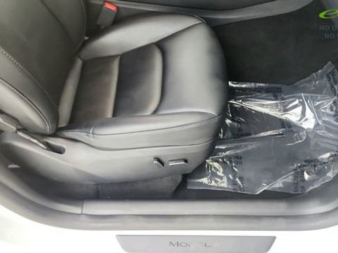 Used 2023 Tesla Model Y Performance AWD/4WD image 35