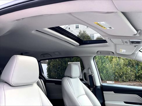 Used 2025 Honda Odyssey EX-L image 23