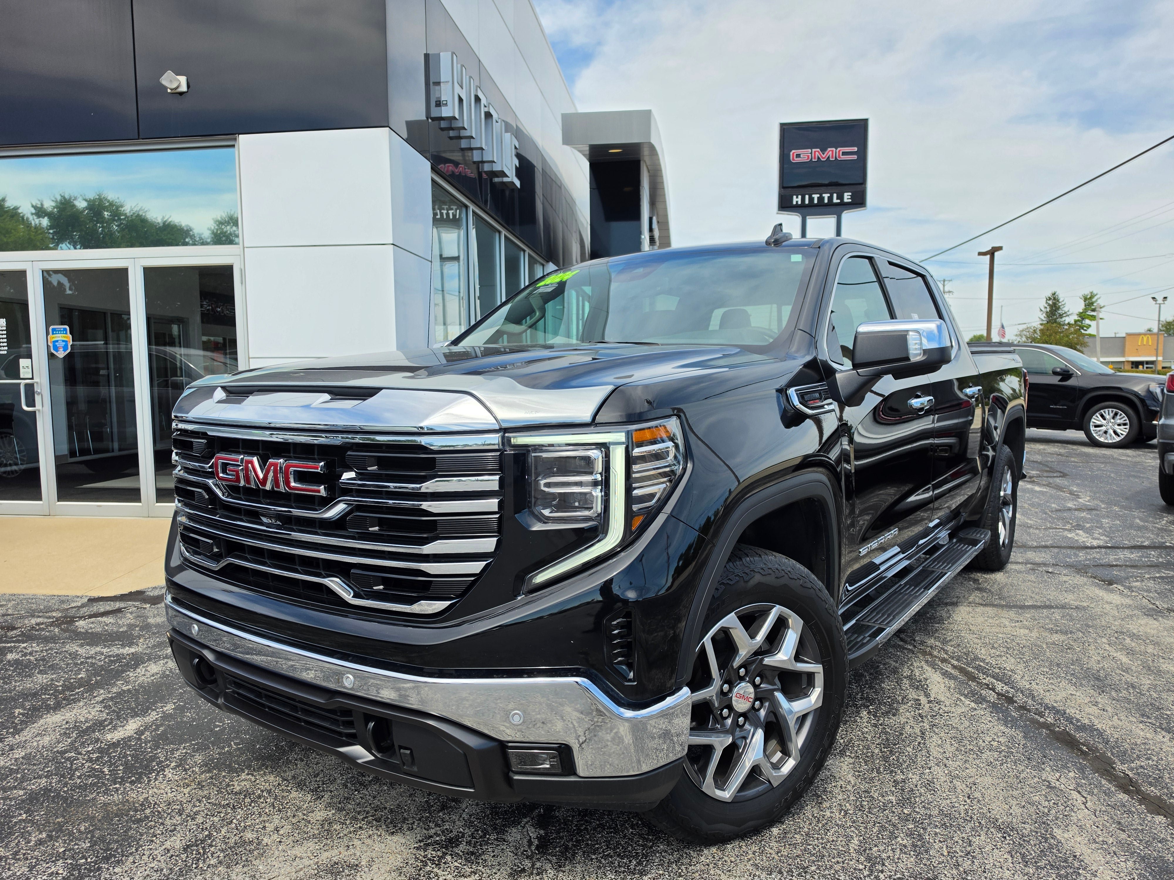 Used 2024 GMC Sierra 1500 SLT w/ SLT Premium Plus Package AWD/4WD image 1