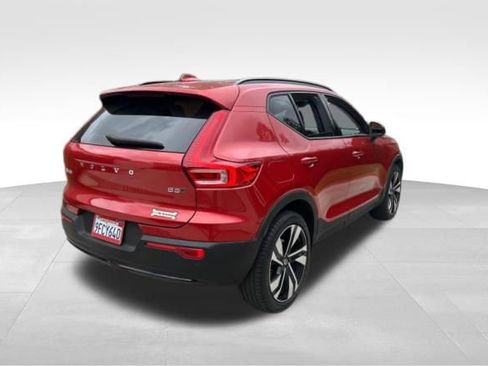 Used 2023 Volvo XC40 B5 Ultimate w/ Protection Package Premier image 3