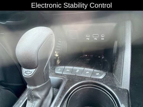 Used 2022 Chevrolet TrailBlazer LT w/ Convenience Package FWD image 14