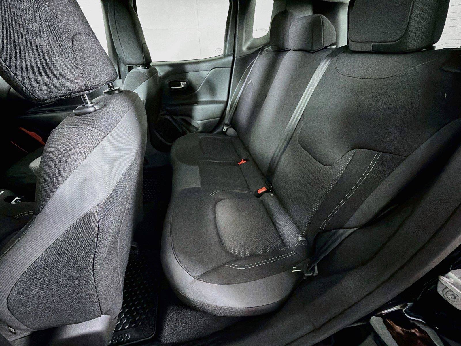 Used 2023 Jeep Renegade Latitude w/ Sun/Sound Group AWD/4WD image 25