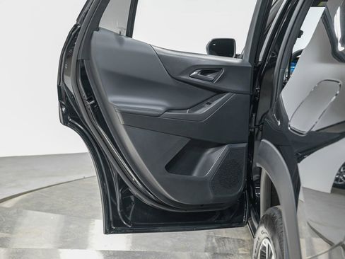 Used 2025 Chevrolet Equinox LT w/ Safety and Technology Package image 25