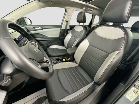 Certified 2023 Volkswagen Taos SEL image 22