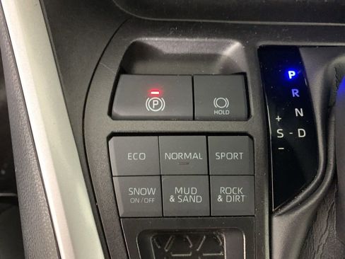Used 2024 Toyota RAV4 LE AWD/4WD image 26