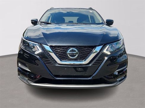 Used 2021 Nissan Rogue Sport SV image 2