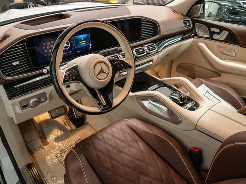 Used 2026 Mercedes-Benz Maybach GLS 600 4MATIC image 12
