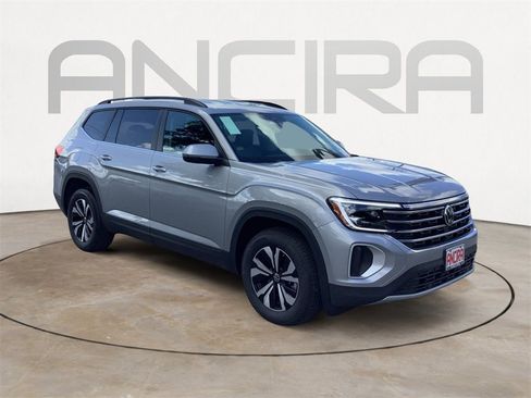 New 2026 Volkswagen Atlas SE FWD image 2