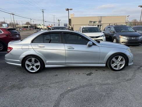 Used 2010 Mercedes-Benz C 300 Sedan image 4