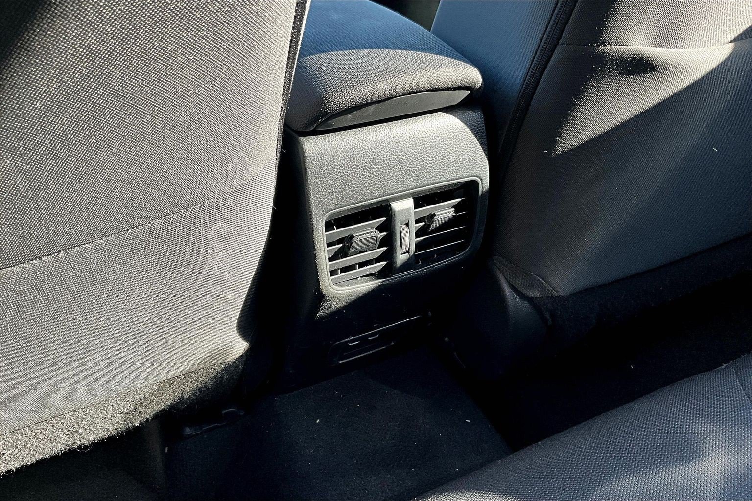 Used 2023 Toyota Corolla Cross LE AWD/4WD image 9