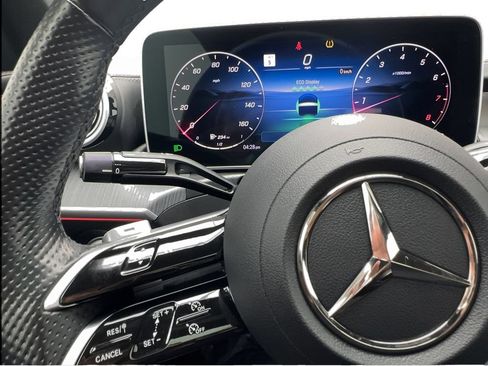 Used 2025 Mercedes-Benz CLE 300 4MATIC Coupe w/ AMG Line image 39