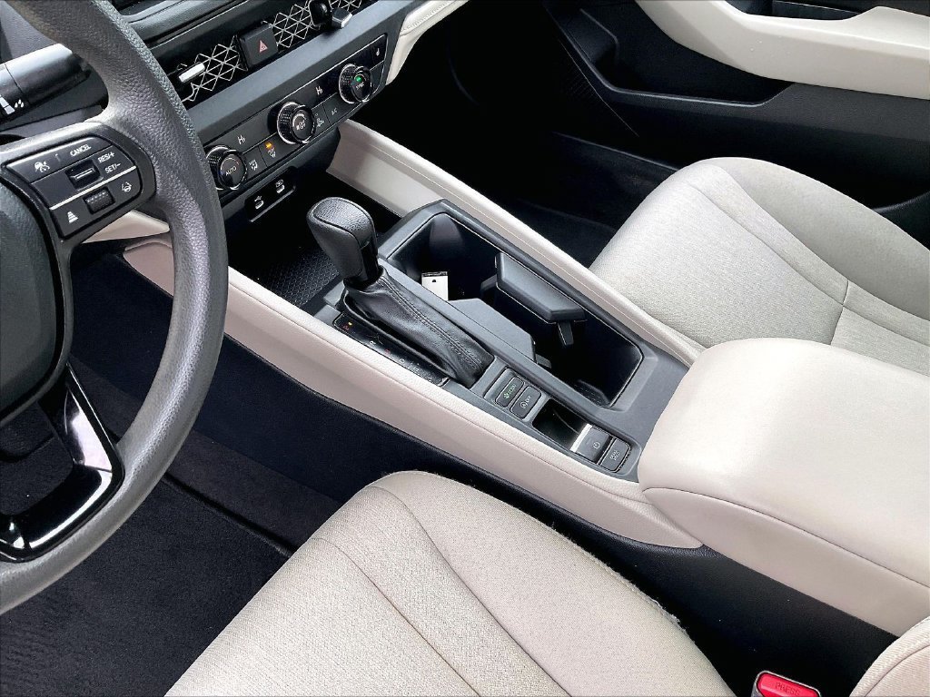 Used 2023 Honda Accord EX image 20