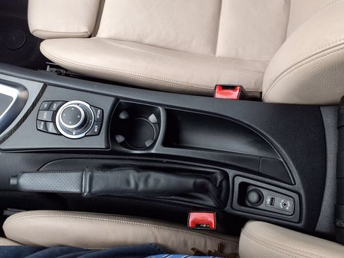 Used 2013 BMW 135i Convertible RWD image 36