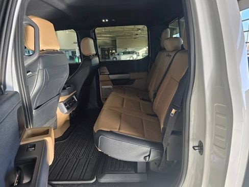 Used 2023 Ford F250 Lariat w/ Chrome Package image 4