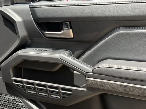 New 2026 Toyota Tacoma Limited AWD/4WD image 31