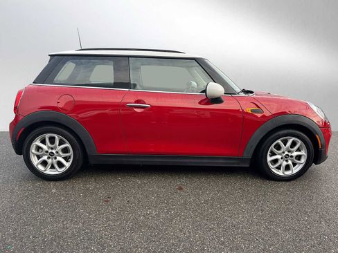 Used 2017 MINI Cooper 2-Door Hardtop image 2