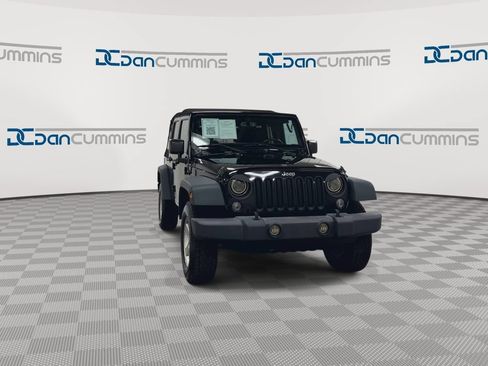 Used 2017 Jeep Wrangler Unlimited Sport w/ Quick Order Package 24S AWD/4WD image 3