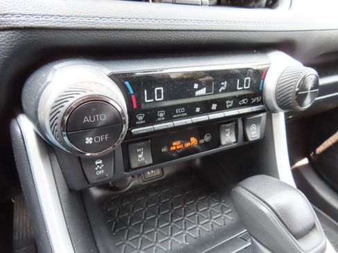 Used 2024 Toyota RAV4 XLE w/ Weather Package AWD/4WD image 23
