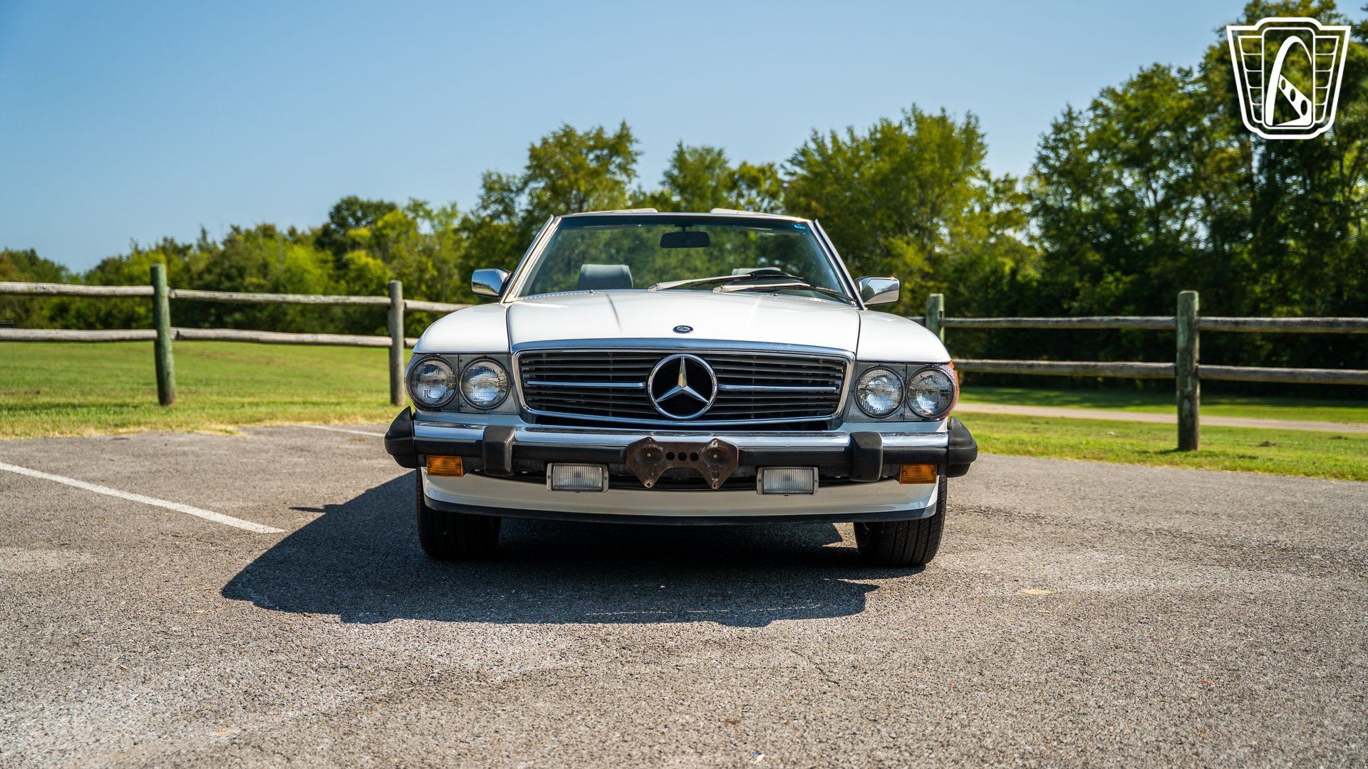 Used 1987 Mercedes-Benz 560 SL image 3