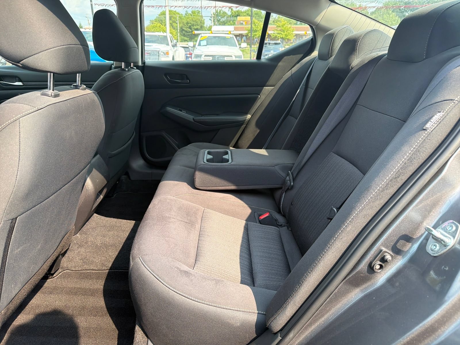 Used 2025 Nissan Altima 2.5 SV FWD image 27