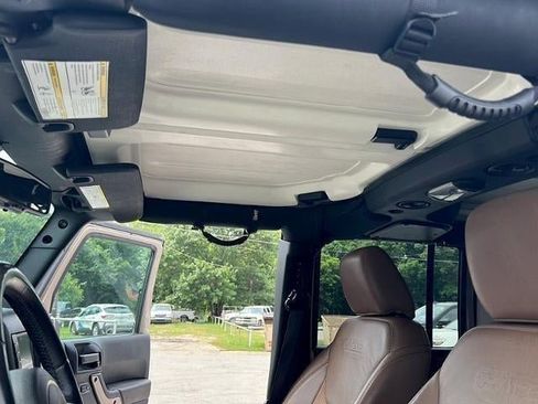Used 2016 Jeep Wrangler Unlimited Sahara AWD/4WD image 17