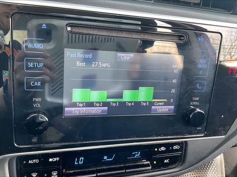 Used 2019 Toyota Corolla SE image 33