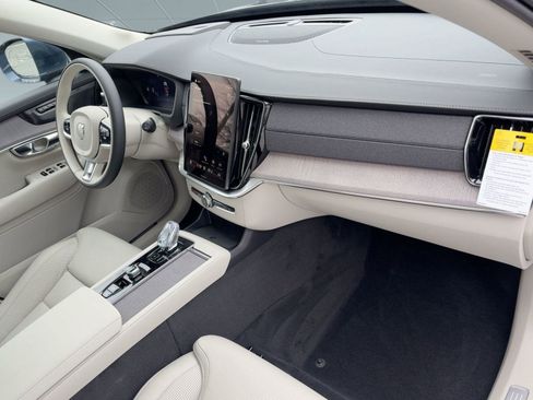 New 2026 Volvo XC90 T8 Ultra w/ Protection Package Premier image 31