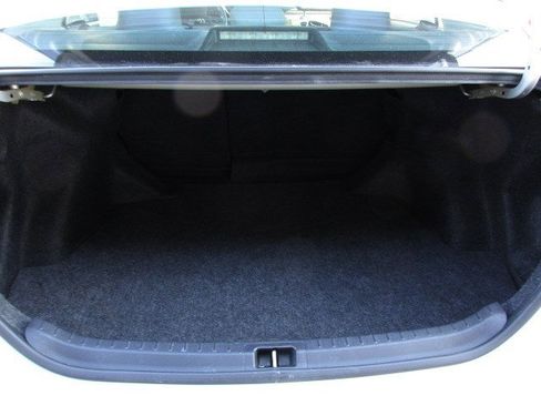 Used 2019 Toyota Corolla LE image 23