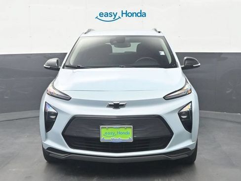 Used 2022 Chevrolet Bolt EUV LT w/ Convenience Package FWD image 2