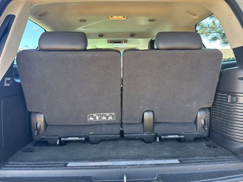 Used 2013 Cadillac Escalade Luxury image 9