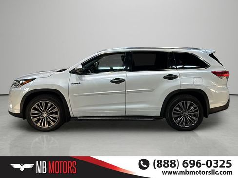 Used 2019 Toyota Highlander Limited AWD/4WD image 2