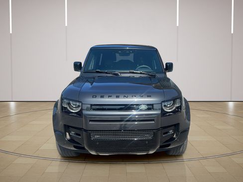 Used 2023 Land Rover Defender 90 V8 AWD/4WD image 10