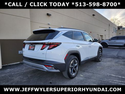 Certified 2025 Hyundai Tucson SEL image 3