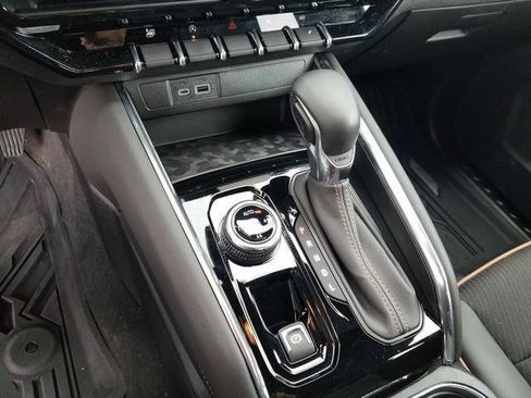 Used 2025 GMC Canyon AT4 AWD/4WD image 18