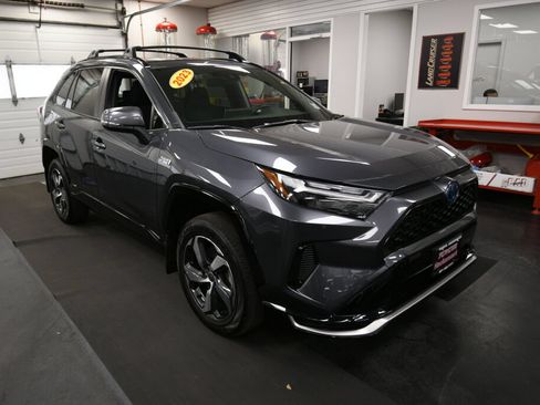 Used 2023 Toyota RAV4 SE w/ Weather & Moonroof Package AWD/4WD image 2