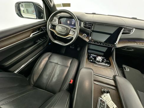 Used 2023 Jeep Grand Wagoneer 4WD image 9