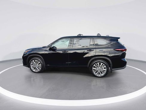 Certified 2026 Toyota Highlander Platinum AWD/4WD image 5