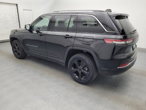 Used 2023 Jeep Grand Cherokee Limited image 3